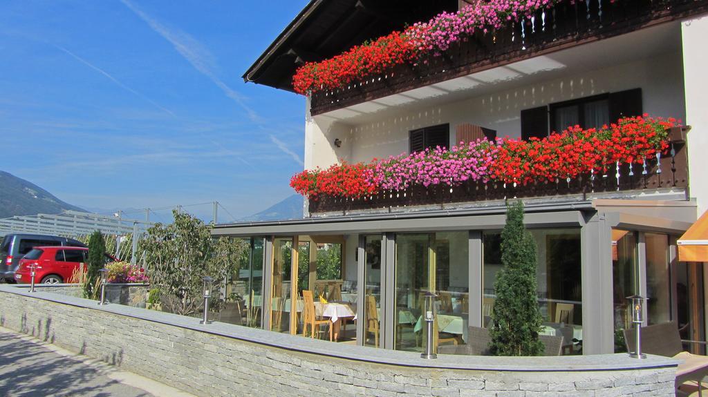 Pension Tannenhof Laces Exterior photo